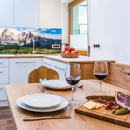 Rainer Apartment *